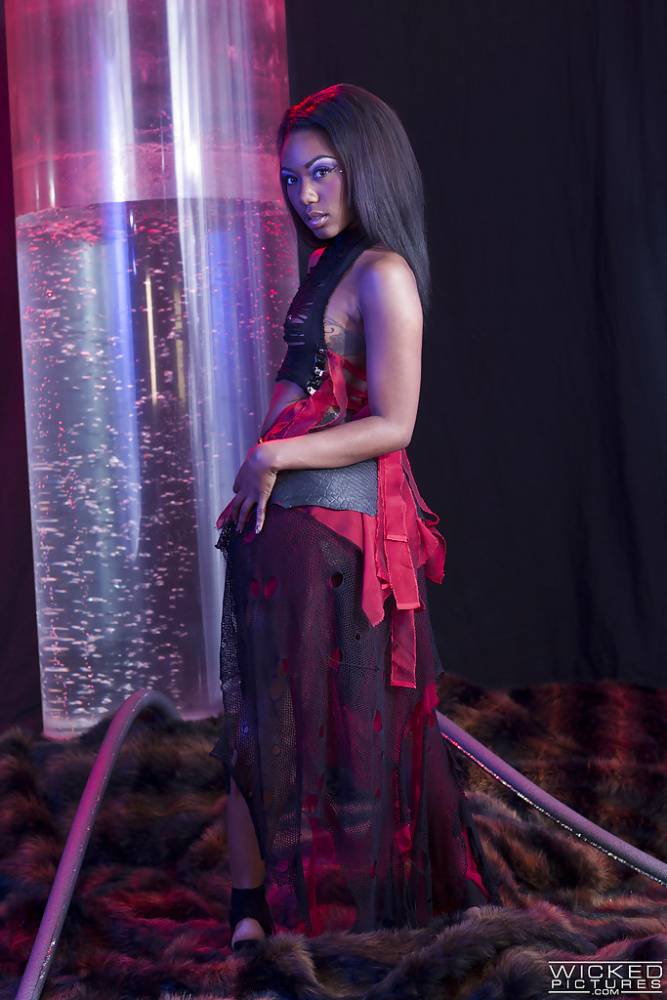 Hot ebony model Chanell Heart maturbating her spread black pussy - #15