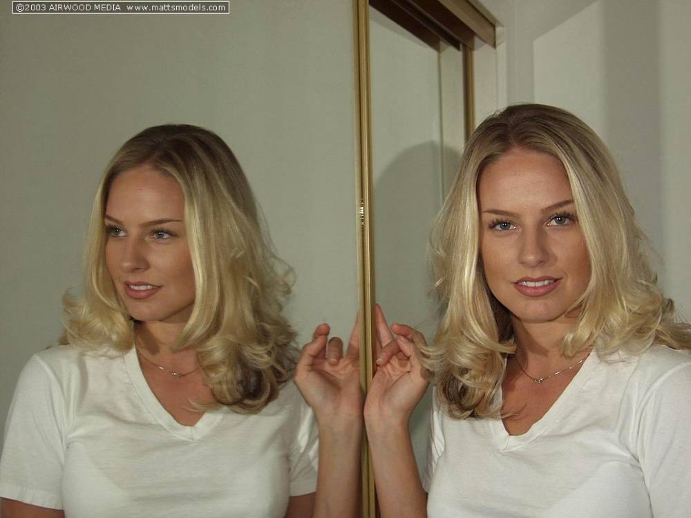Blonde amateur Jordan West strips naked in front of bedroom mirror - #4