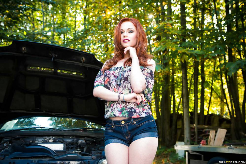 Redhead teenager Ella Hughes exposing big white booty outdoors - #14