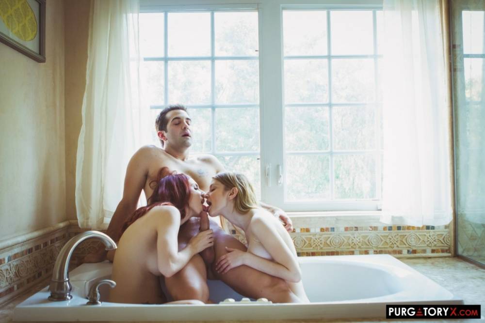 Leggy girls April Snow and Nadya Nabakova have a threesome in the bathtub - #14