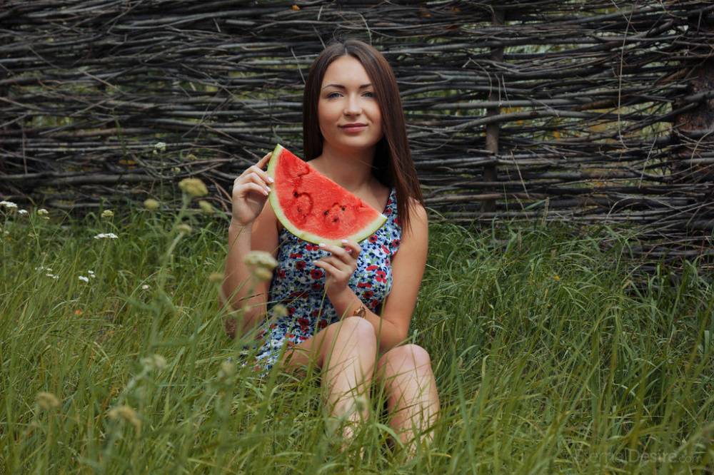 Young beauty Alexa Day gets naked in the grass on a farm after eating a melon - #16