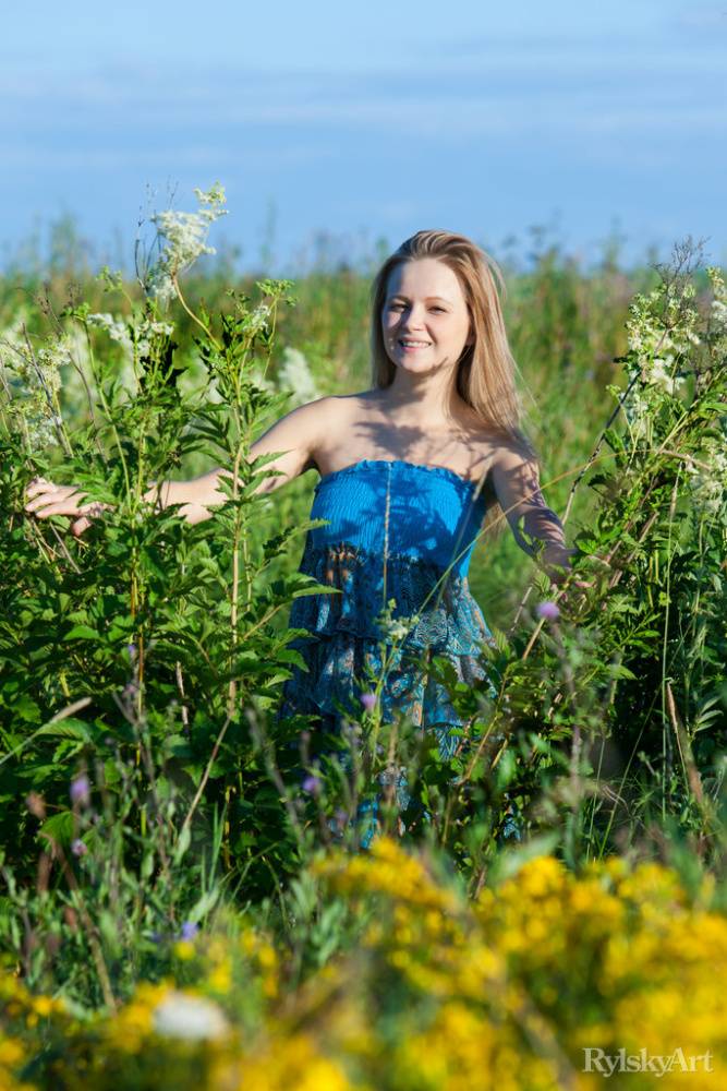 Busty teen Alexandra slips off a dress to go naked amid a patch of wildflowers - #7