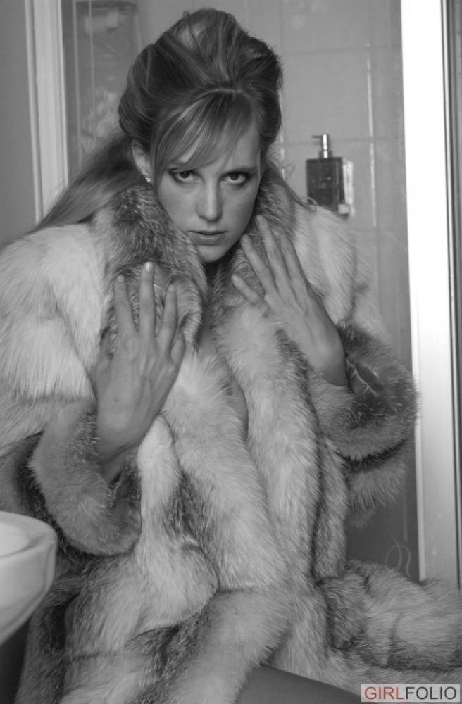 UK model Joceline Brook Hamilton removes a full-length fur coat to get naked - #10
