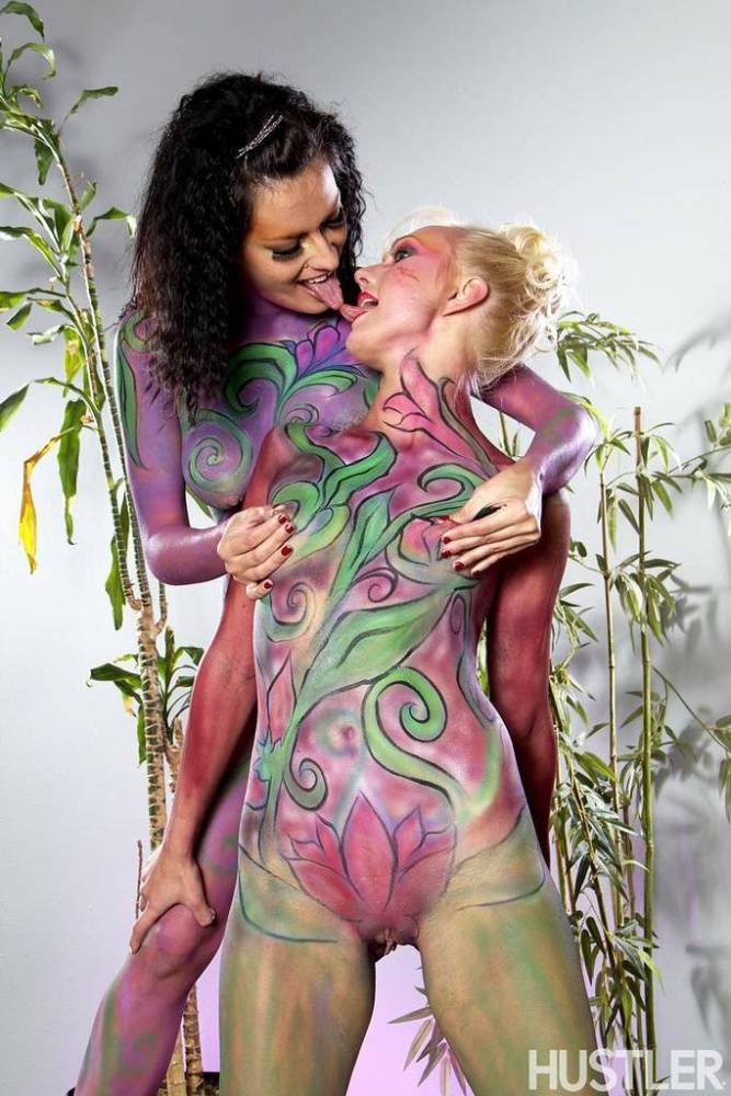 Older ladies Nadia Capri and Natasha Voya get decked in body paint before sex - #5