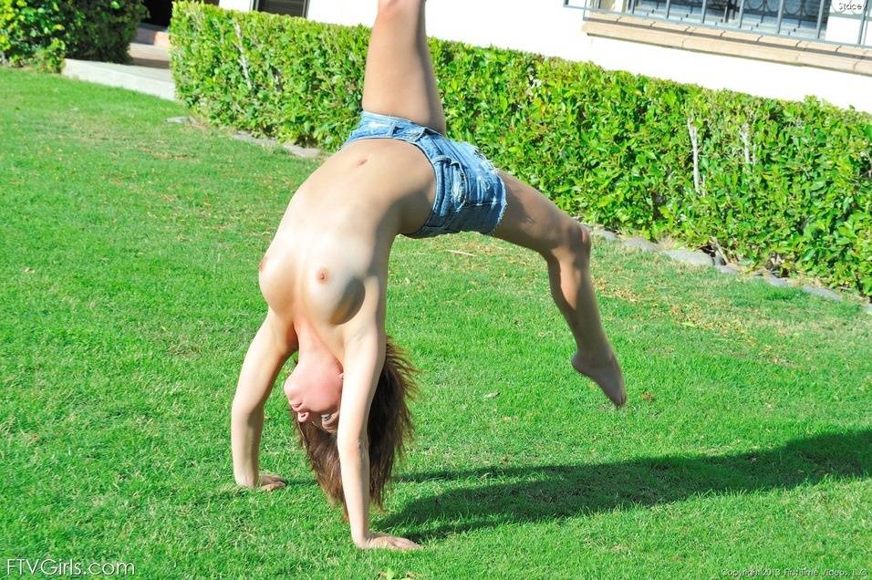 Flexible teen performs topless gymnastics at a park before going naked indoors - #4