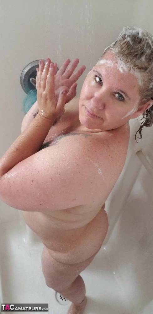 Mature BBW Kris Ann removes a dress before taking a shower in the nude - #3