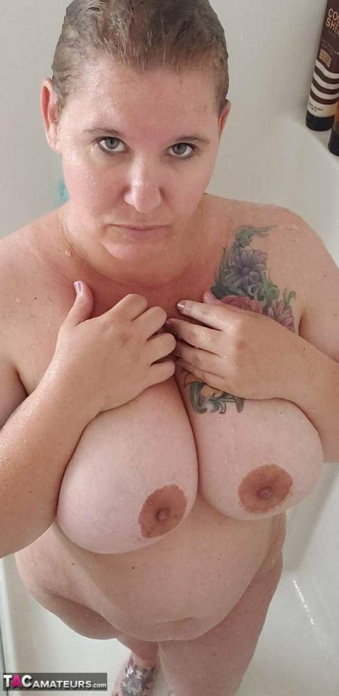 Mature BBW Kris Ann removes a dress before taking a shower in the nude - #10