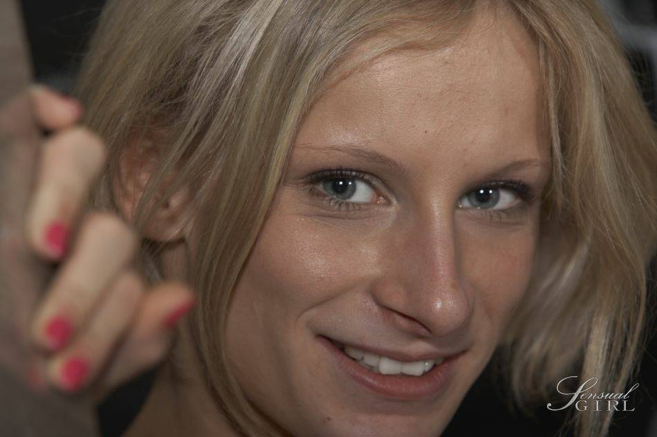 Naked blonde girl Paris Pink sports a smile on her pretty face - #2