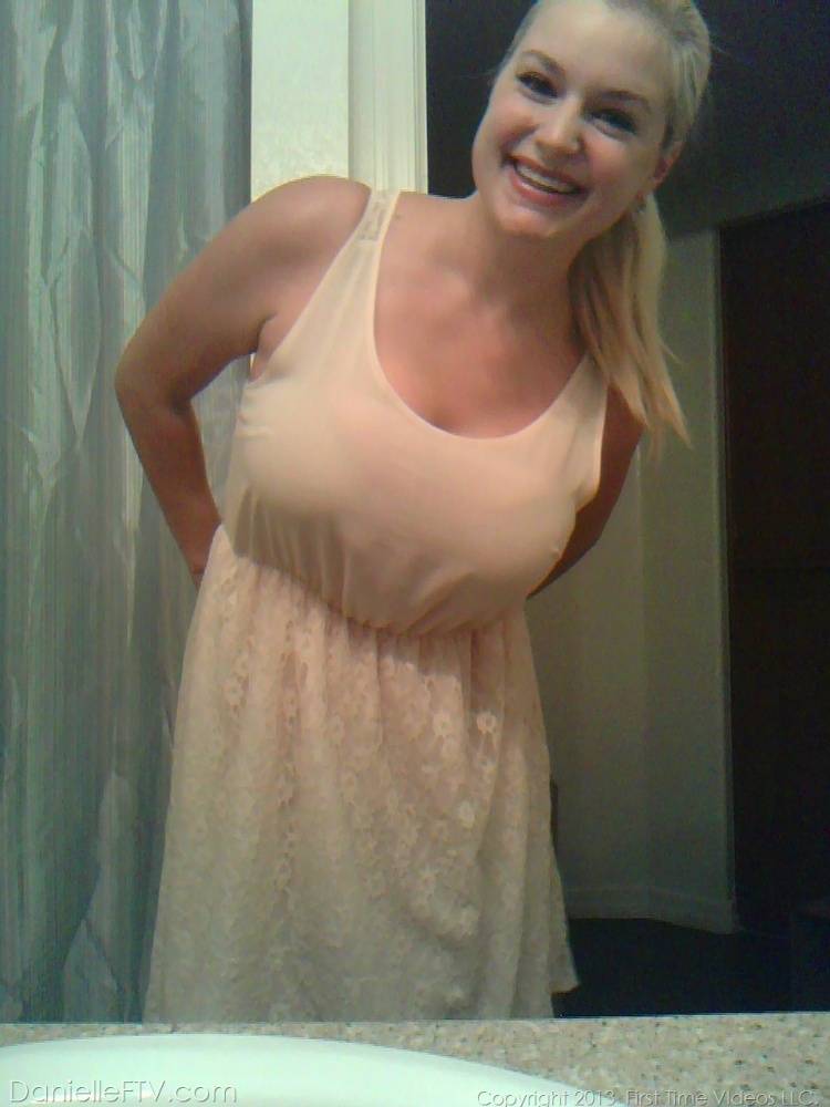 Blonde amateur Danielle Ftv dons numerous outfits for non nude selfies - #14