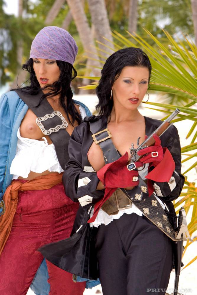 She-pirates and a couple of pirates have a foursome while castaway on an isle - #2