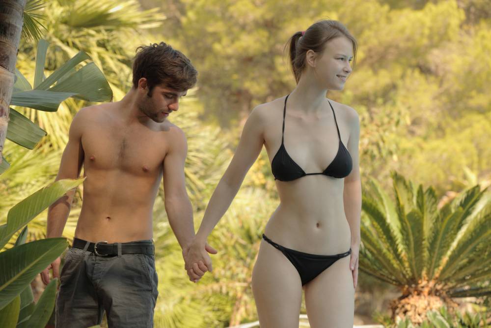 Sexy girlfriend in bikini Beatrice fucks her boyfriend & his buddy outdoors - #6