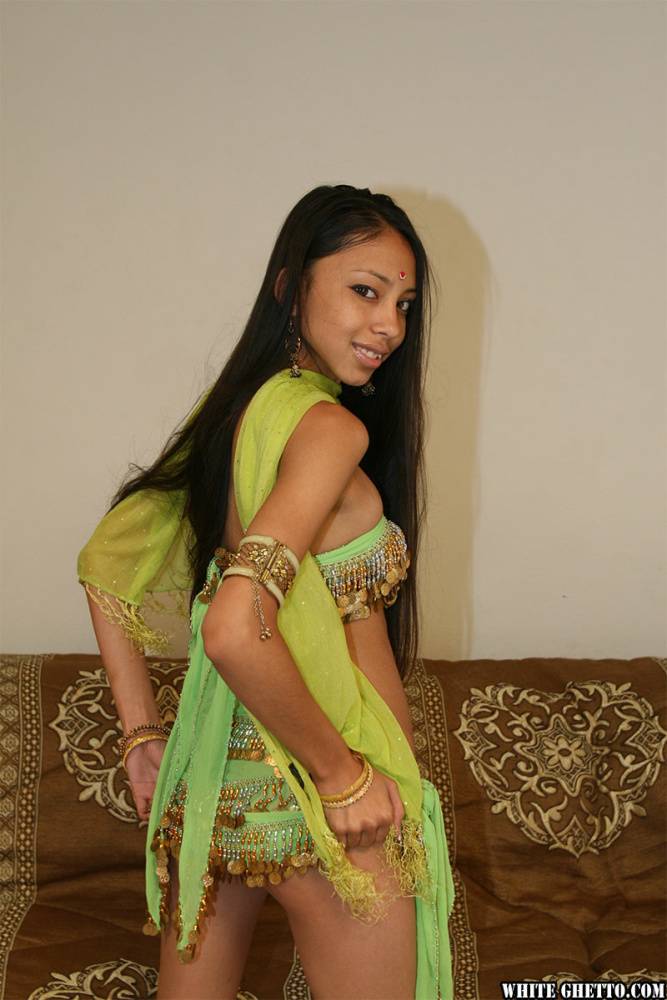 Indian solo girl Shanti models non nude in traditional clothing - #12