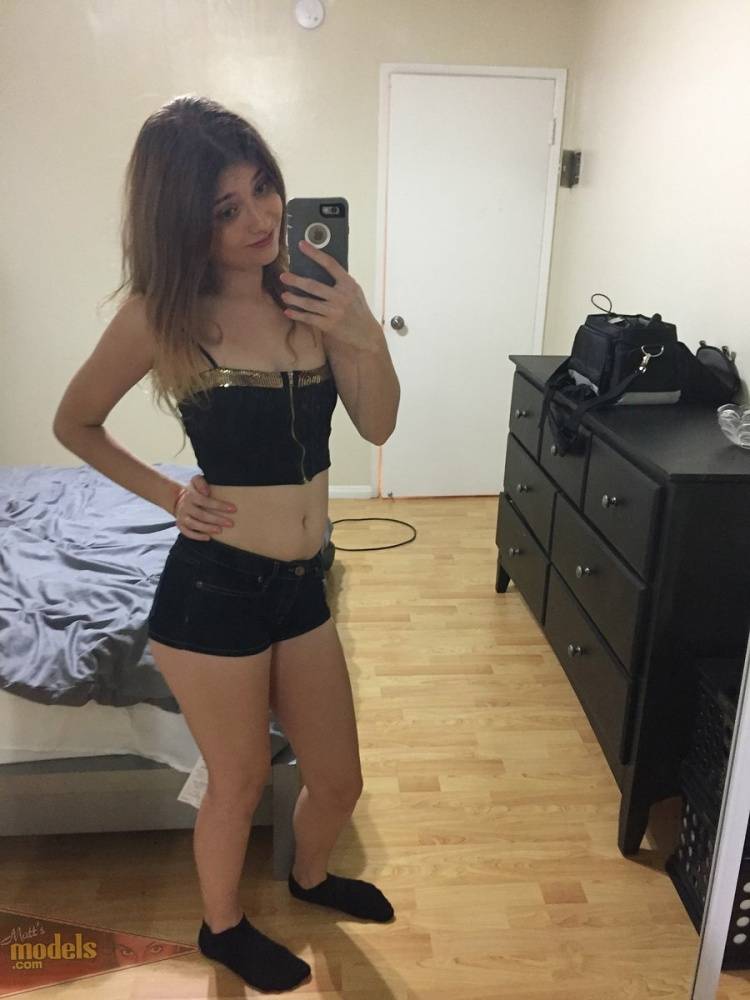 Petite teen Ariel Mc Gwire makes her nude modeling debut in bathroom selfies - #13