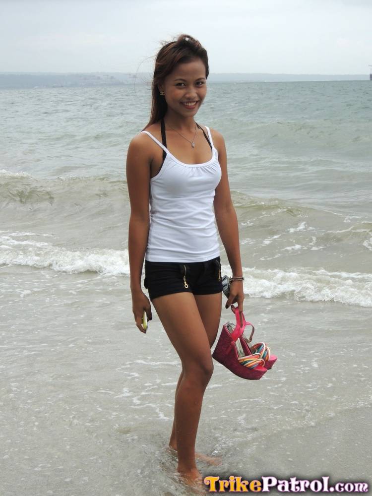 Slim Filipina girl Mhikaella undresses before fucking a sex tourist in hotel - #6