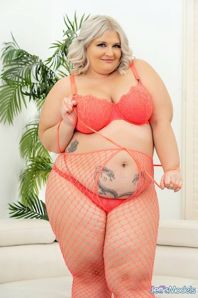 Platinum blonde SSBBW Tiffany Star pleasures her vagina with sex toys - #13