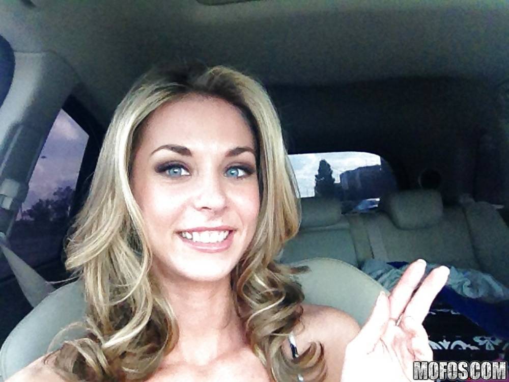 Pretty blonde amateur Michelle Monroe toying her slit in the car - #16