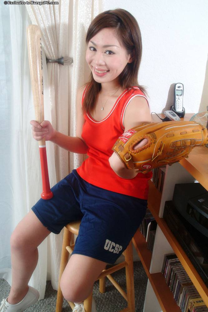 Brunette Asian teen Yumi teases her amateur pussy with a bat - #6