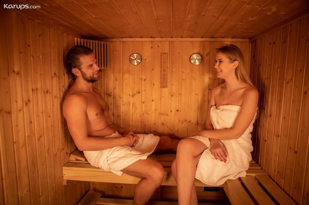 Beautiful girl Eyla Moore has her toes & twat licked in a sauna before fucking - #13