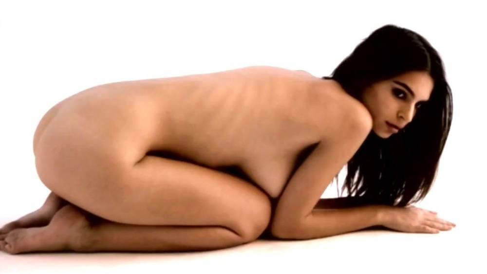 Emily Ratajkowski Treats Nude Photoshoot Video Leaked - #14
