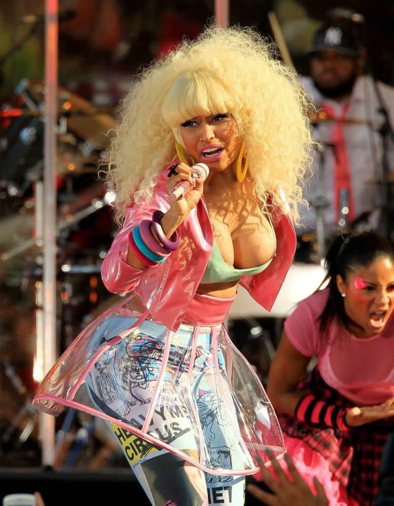 Nicki Minaj Nude Nipple Slips Leaked - #12