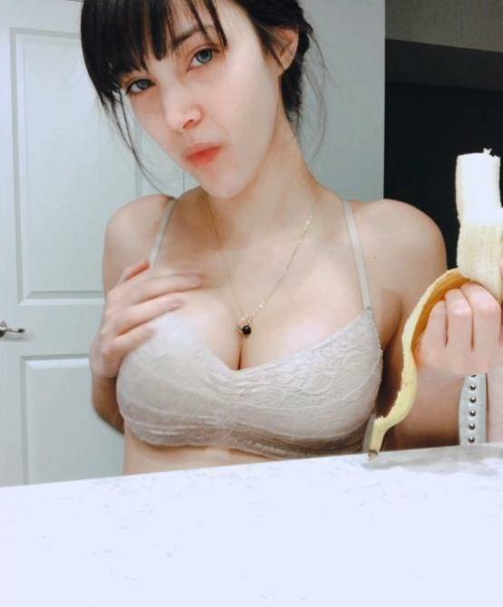 Cincinbear Banana Blowjob Onlyfans Video Leaked - #1