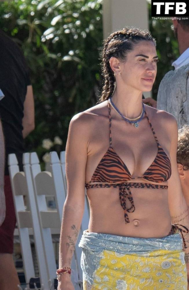 Melissa Satta Enjoys Her Holiday in Sardinia - #3