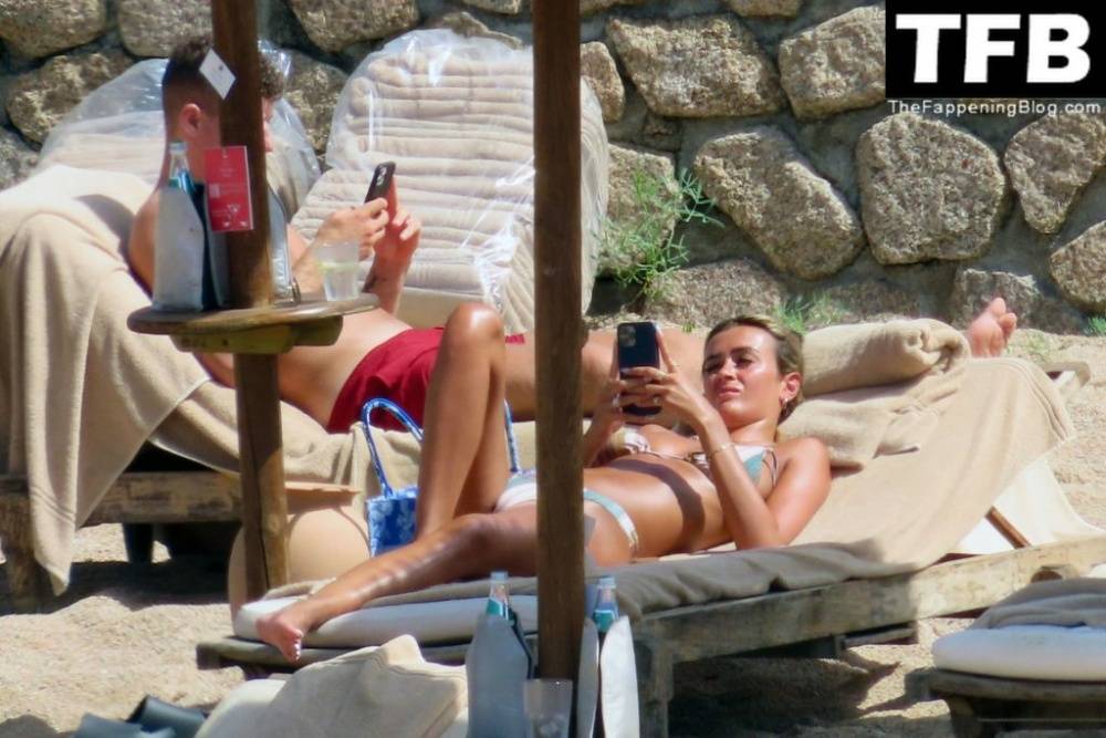 Katherine Pilkington & Ross Barkley Continue Their Holiday in Sardinia - #12