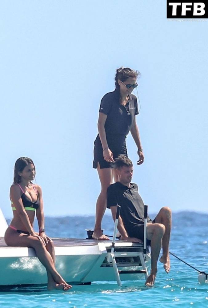 Antonela Roccuzzo & Lionel Messi Enjoy Their Summer Break Out in Formentera - #18