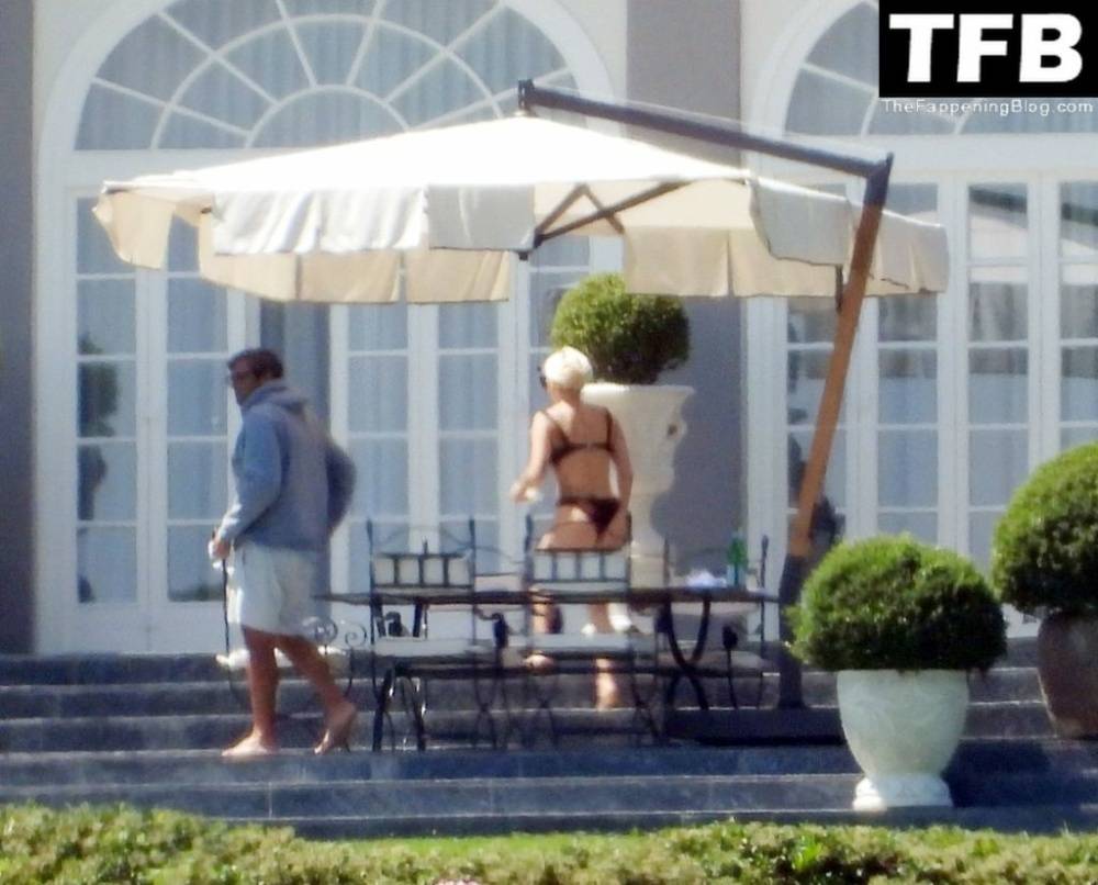 Lady Gaga Shows Off Her Bikini Body on Villa Bonomi - #16