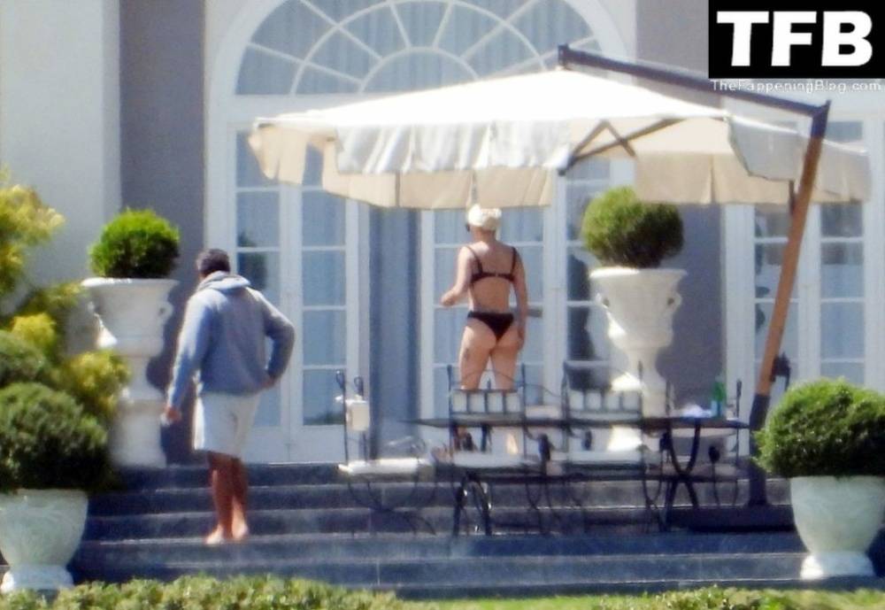 Lady Gaga Shows Off Her Bikini Body on Villa Bonomi - #9