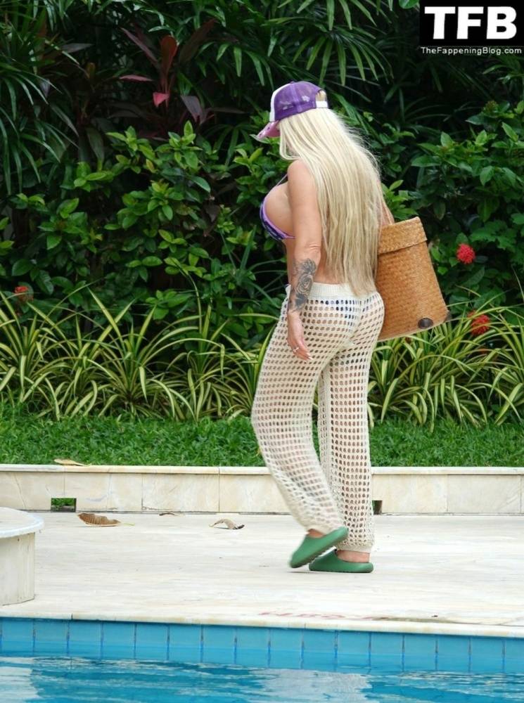 Busty Katie Price Chills Out Poolside on Holiday in Thailand - #9