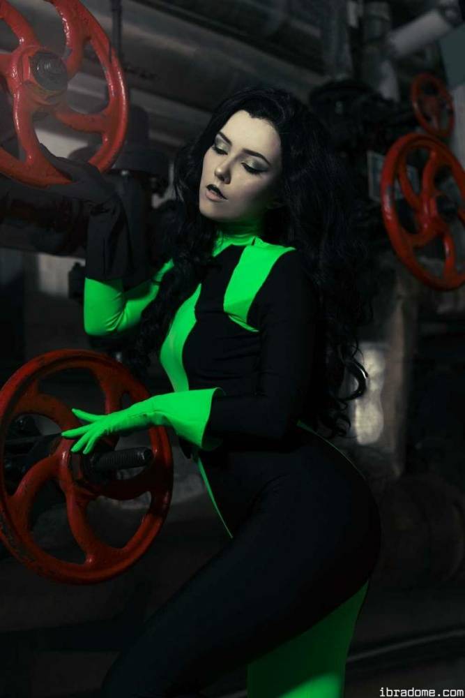 Helen Stifler Shego Cosplay Photos - #11