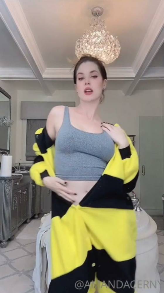 Amanda Cerny Nipple Slip Stripping Onlyfans Video Leaked - #5