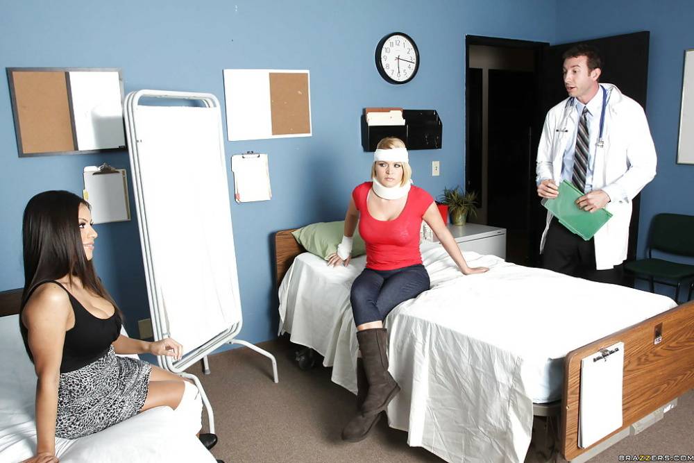 Yurizan Beltran and Krissy Lynn pleasuring well hung doctor in hospital - #16