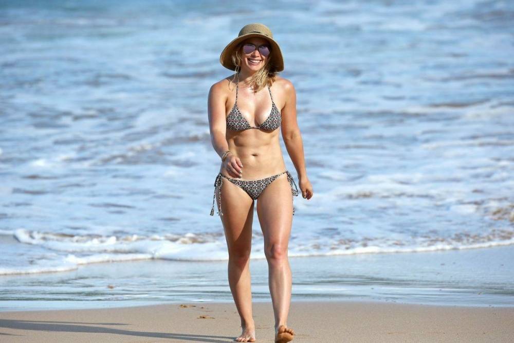 Hilary Duff Paparazzi Bikini Beach Set Leaked - #19