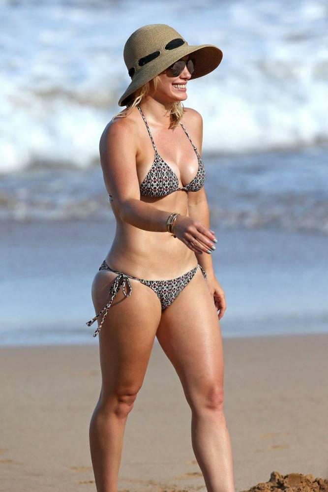 Hilary Duff Paparazzi Bikini Beach Set Leaked - #16