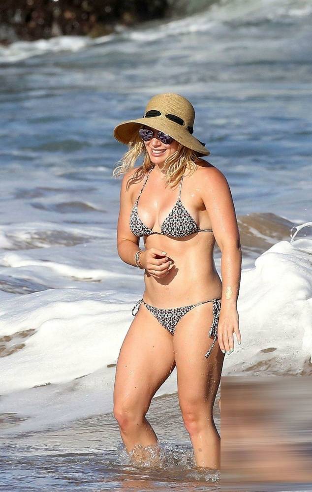 Hilary Duff Paparazzi Bikini Beach Set Leaked - #12