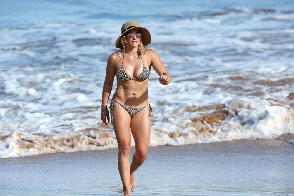 Hilary Duff Paparazzi Bikini Beach Set Leaked - #23