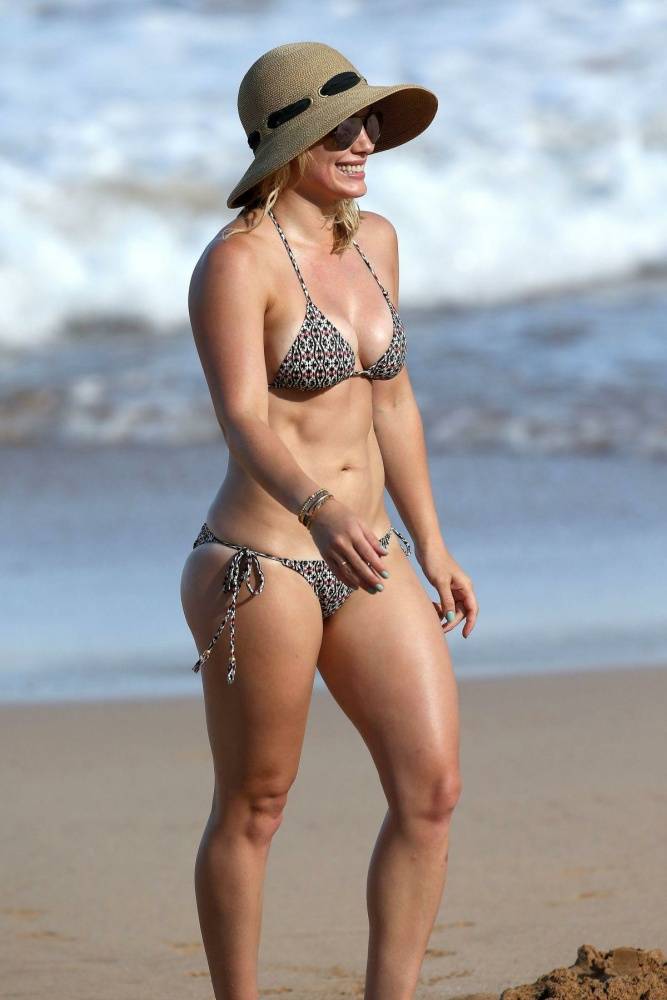 Hilary Duff Paparazzi Bikini Beach Set Leaked - #2