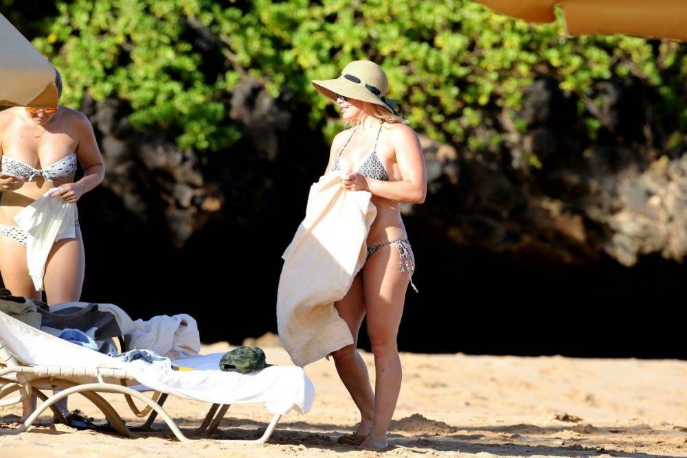 Hilary Duff Paparazzi Bikini Beach Set Leaked - #5