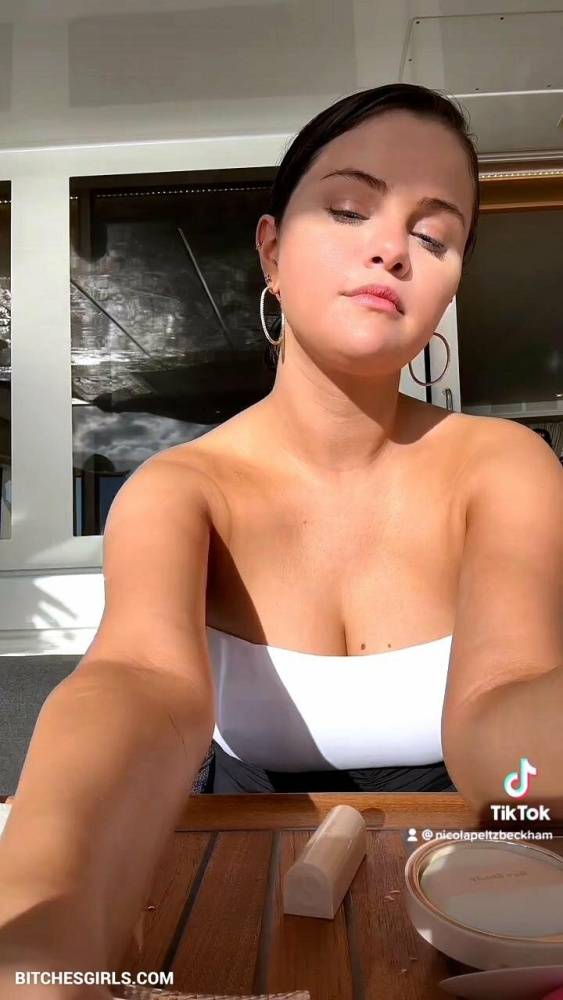 Selena Gomez Nude Latina - Selena Nude Videos Latina - #5