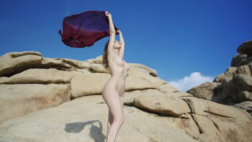 Lauren Summer Nude Outdoor Strip OnlyFans Video Leaked - #14