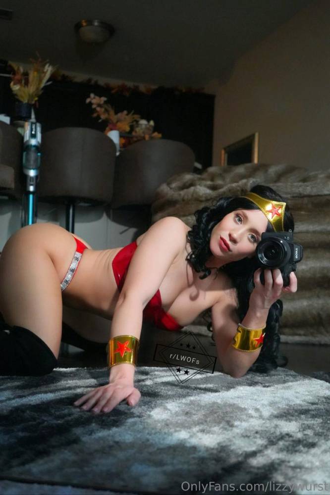Lizzy Wurst Wonder Woman Cosplay Onlyfans Set Leaked - #1