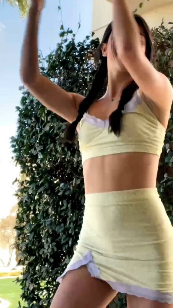 Charli D 19Amelio Sexy Midriff Skirt Dance Video Leaked - #8