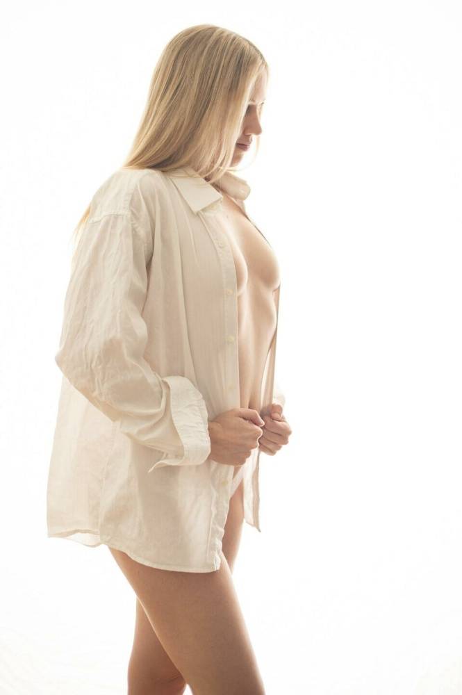 Lara de Wit Sexy Dress Shirt Posing Fansly Set Leaked - #7