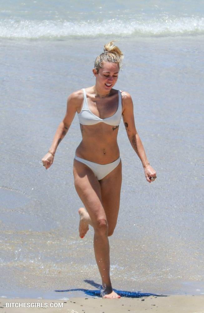 Miley Cyrus Nude Celebrity Tits Photos - #1