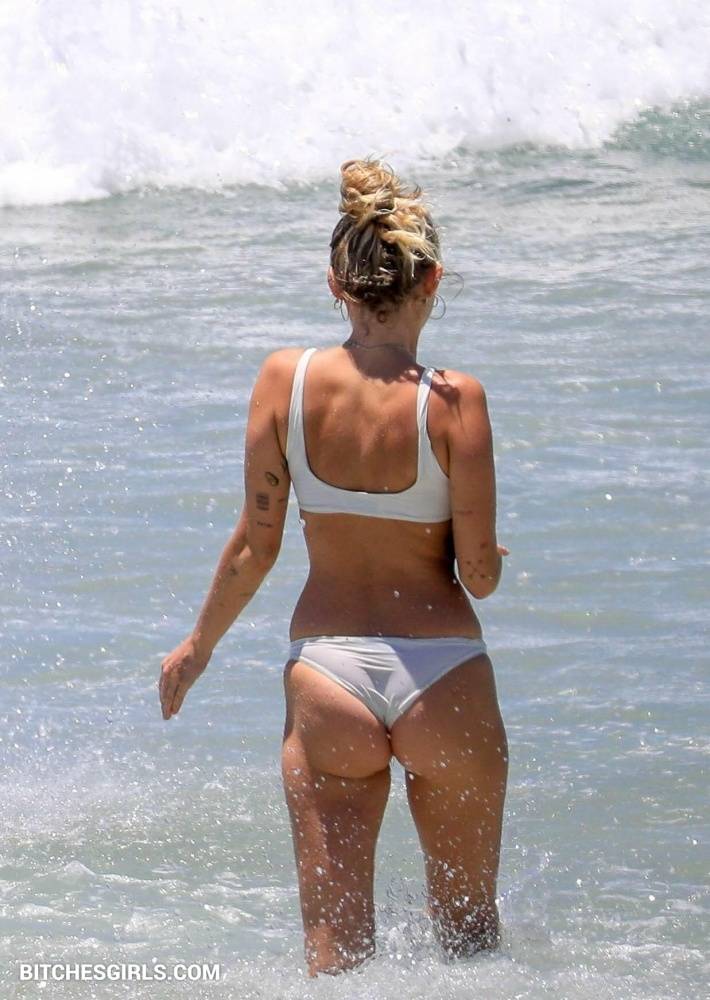 Miley Cyrus Nude Celebrity Tits Photos - #4