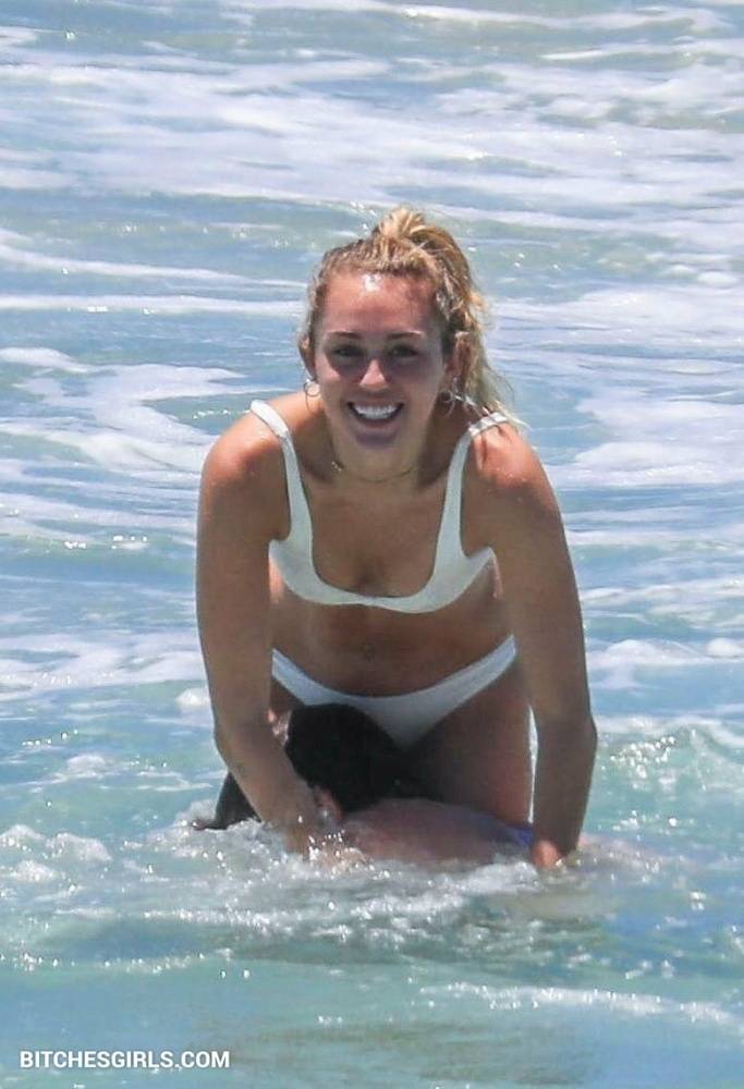 Miley Cyrus Nude Celebrity Tits Photos - #9