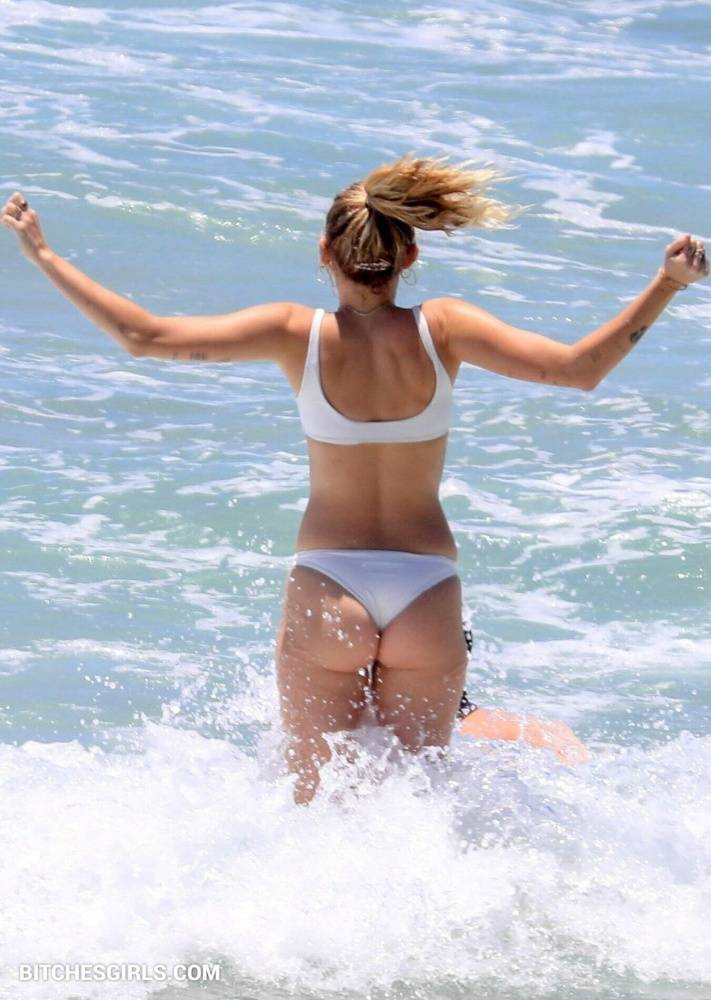 Miley Cyrus Nude Celebrity Tits Photos - #22