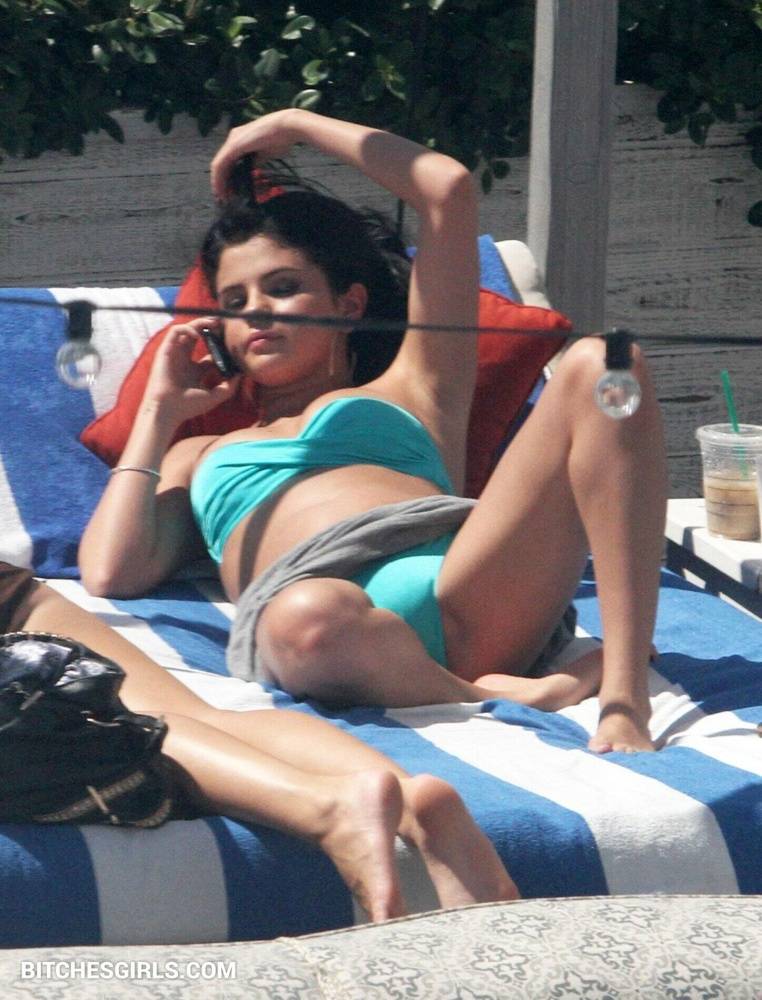 Selena Gomez Nude Celebrities - Selena Celebrities Leaked Naked Photos - #15